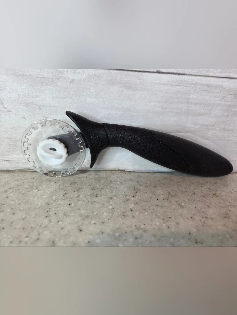 Pampered Chef Rolling Pastry Cutter 3 Interchangeable Plastic Wheels Crimper
